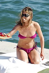 Jenn Aniston in bikini